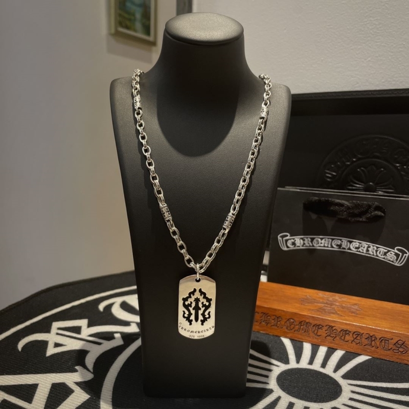 Ch**me He**ts necklaces